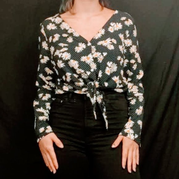 Sunflower and Polka-dot Button-down Blouse! - Picture 2 of 3